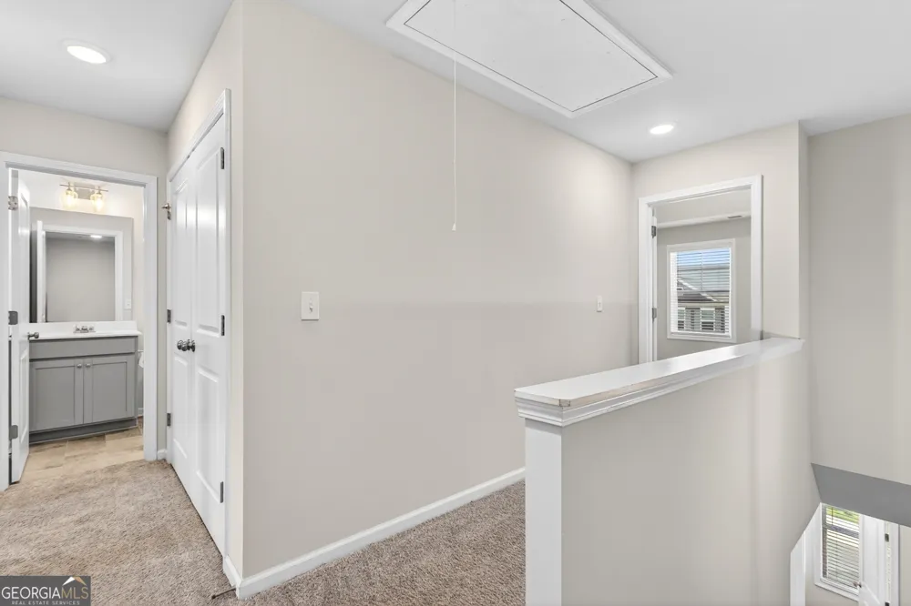 12 Silver LN Newnan, GA 30265
