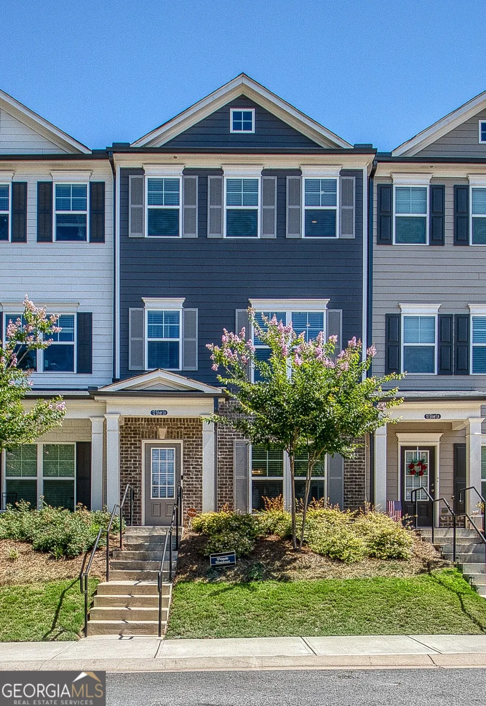 12 Silver LN Newnan, GA 30265