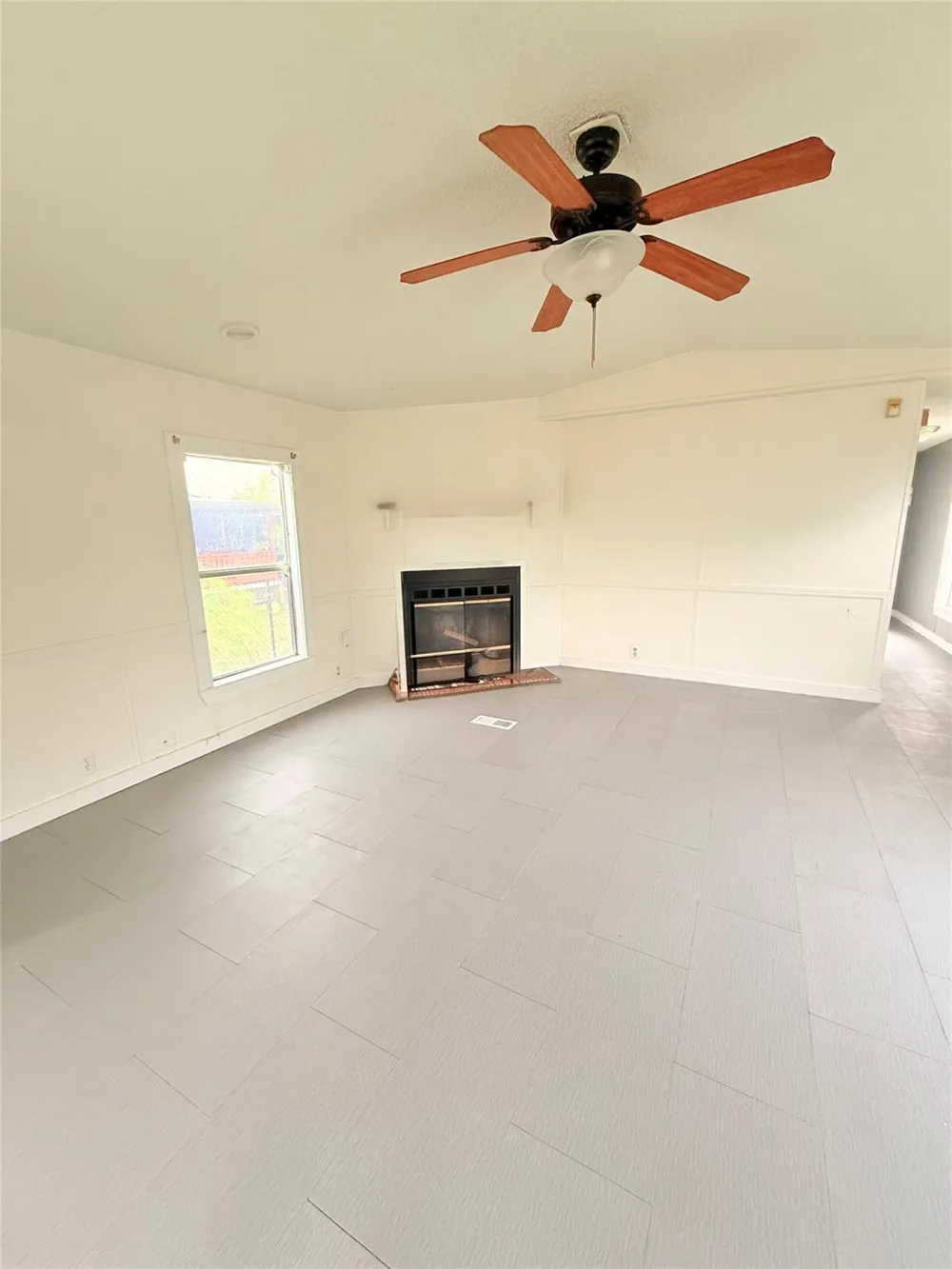 747 Road 5210 Cleveland, TX 77327