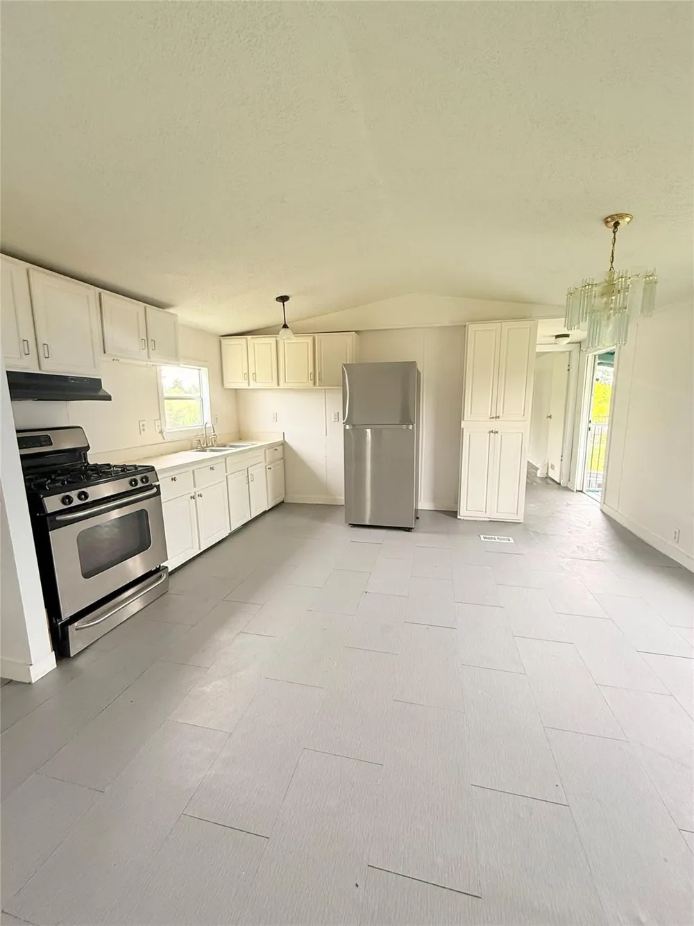 747 Road 5210 Cleveland, TX 77327