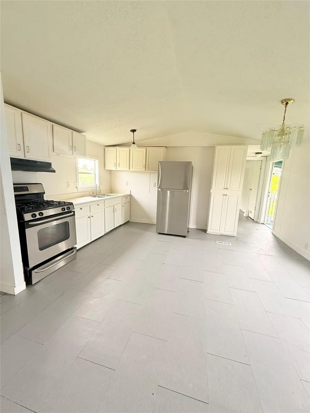 747 Road 5210 Cleveland, TX 77327