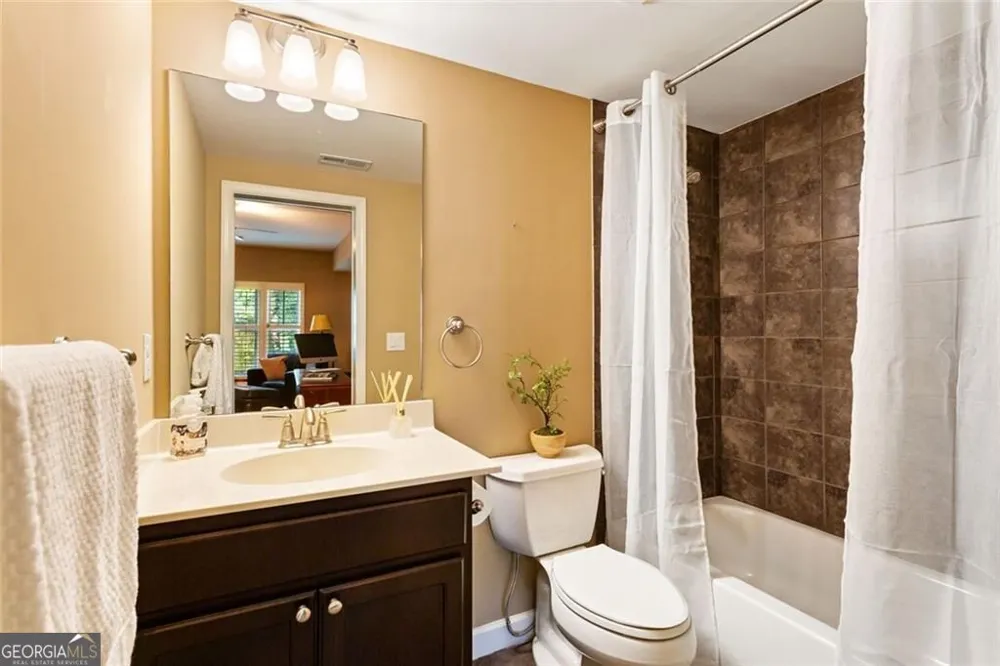 4087 Thorndale LN Smyrna, GA 30080