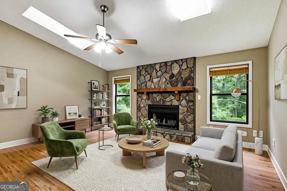 819 Tramore CT Powder Springs, GA 30127