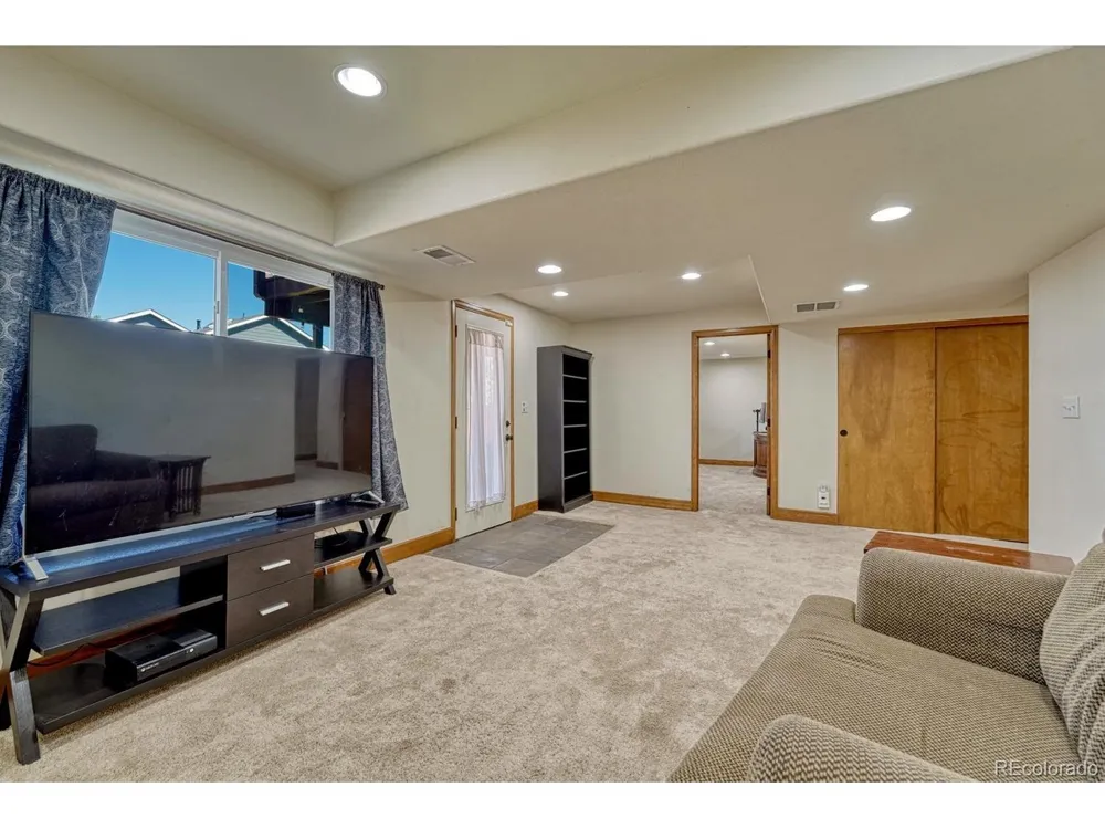 749 Redwood Court Highlands Ranch, CO 80126