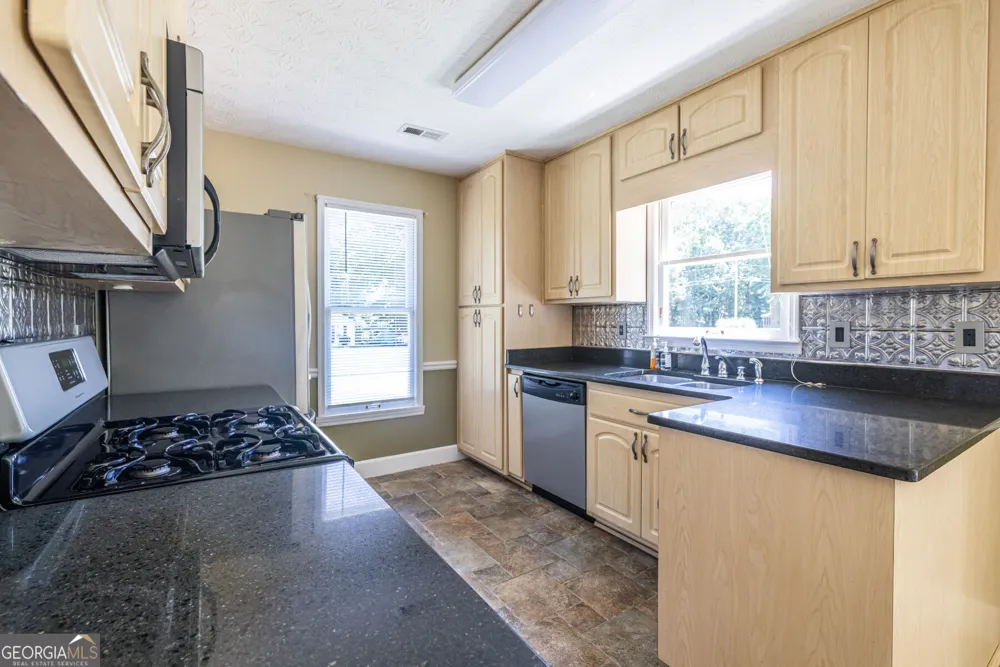 215 Valley Brook TRL Jonesboro, GA 30238