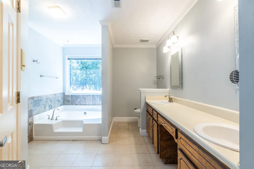 215 Valley Brook TRL Jonesboro, GA 30238