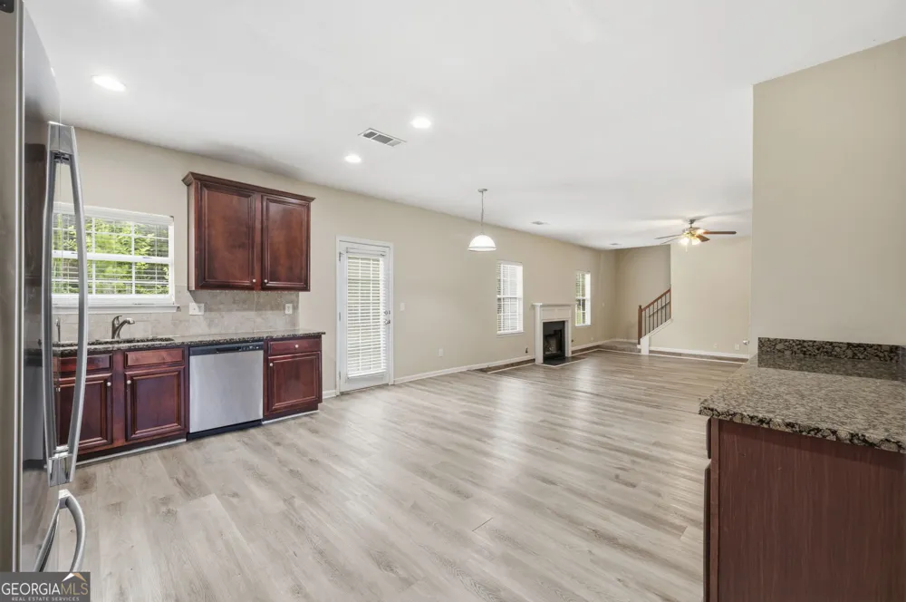 4316 Defoors Farm TRL Powder Springs, GA 30127