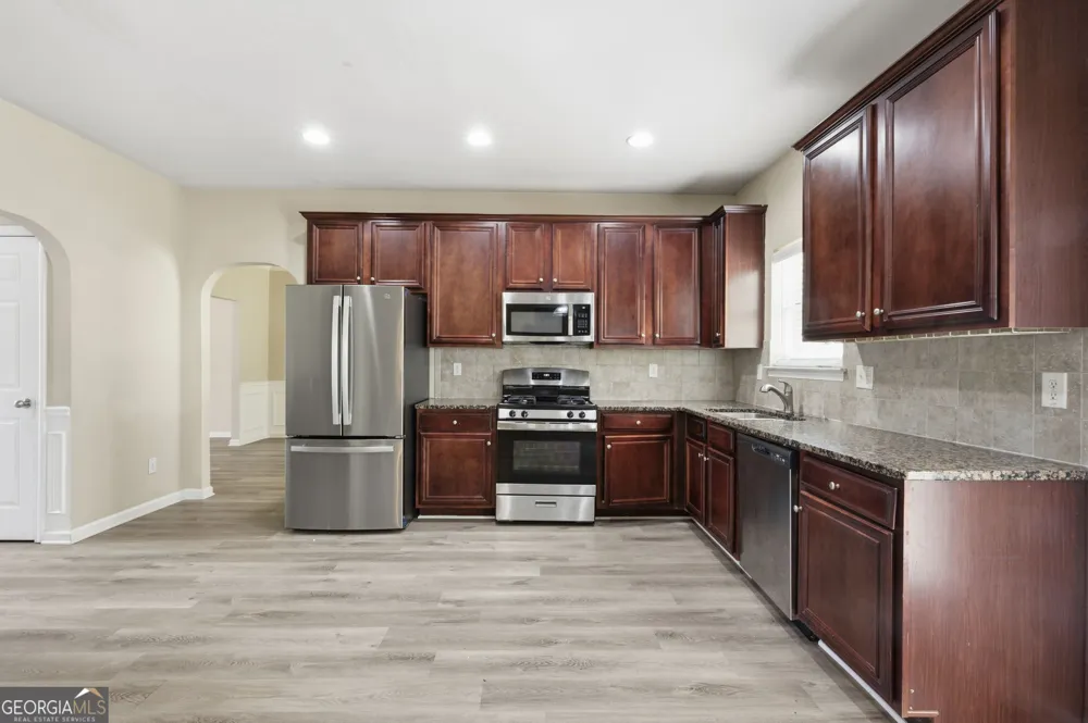 4316 Defoors Farm TRL Powder Springs, GA 30127
