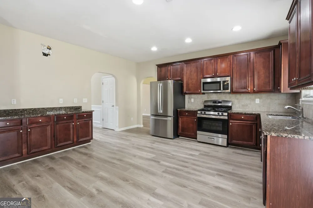 4316 Defoors Farm TRL Powder Springs, GA 30127