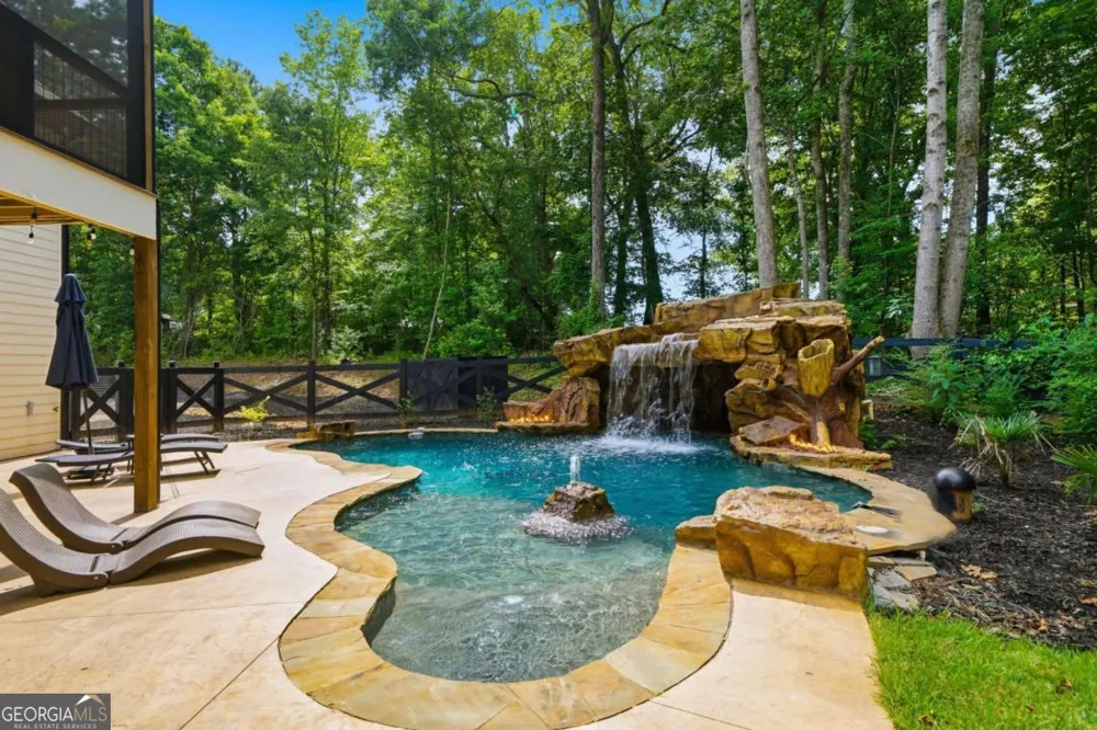 650 Avery RD Canton, GA 30115