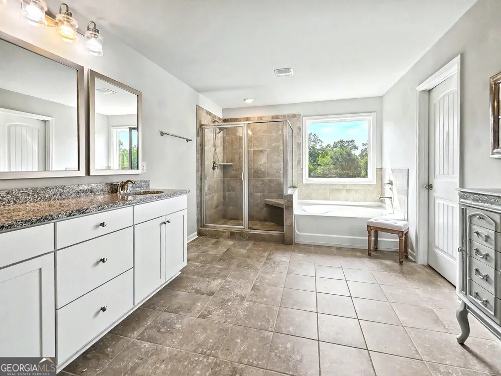 349 Garnet DR Acworth, GA 30101