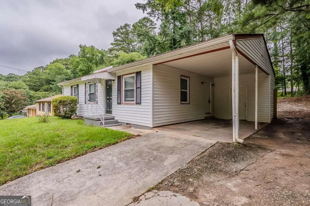 3633 Bunker Hill DR SW Atlanta, GA 30331