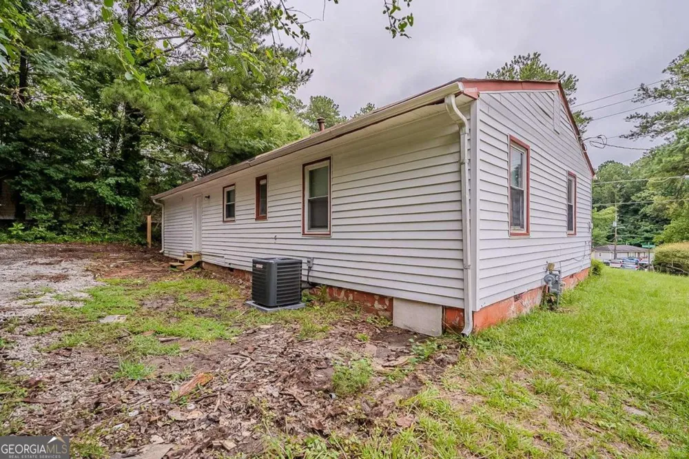 3633 Bunker Hill DR SW Atlanta, GA 30331