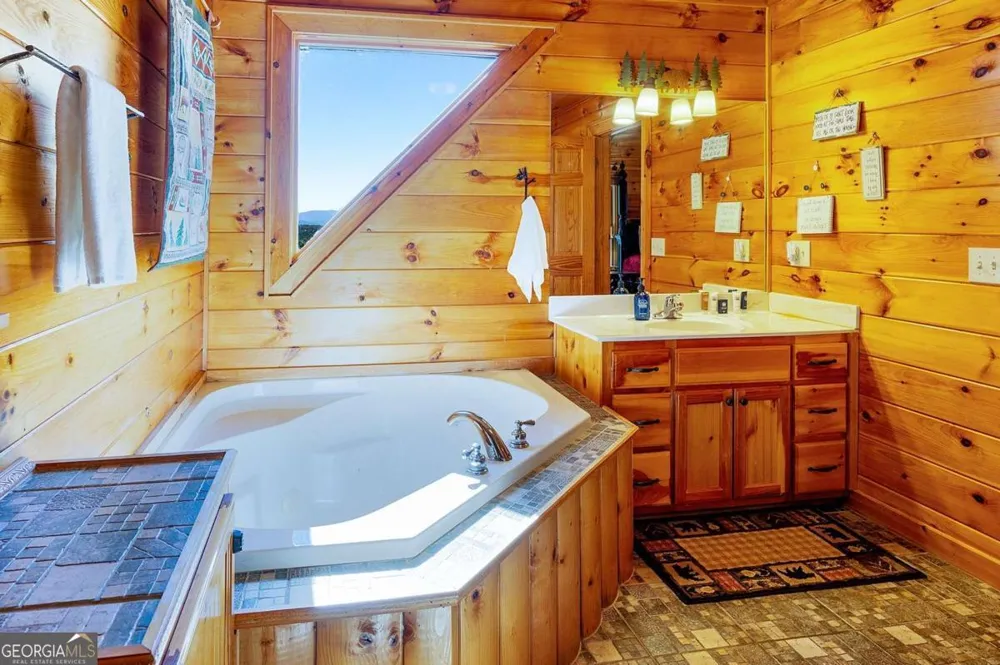192 Oak Ridge WAY Morganton, GA 30560