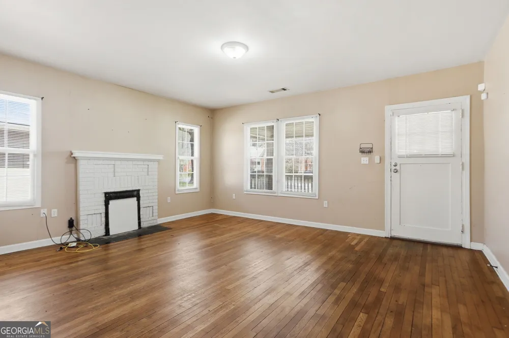 1691 Evans DR SW Atlanta, GA 30310