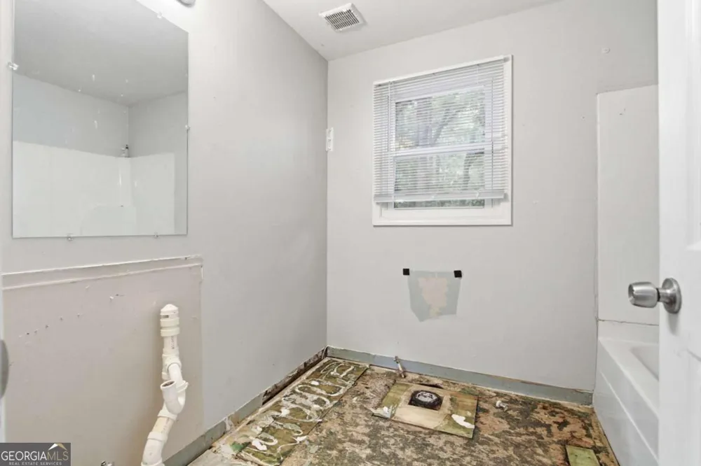 1837 Oakmont DR NW Atlanta, GA 30314