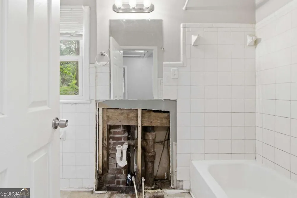1837 Oakmont DR NW Atlanta, GA 30314