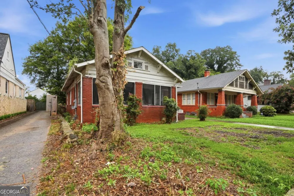 675 Holderness ST SW Atlanta, GA 30310