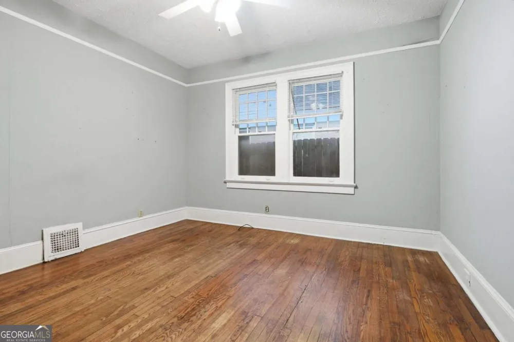 675 Holderness ST SW Atlanta, GA 30310