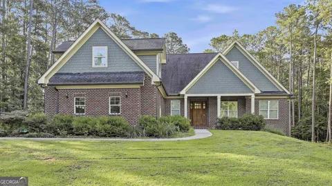 215 Kingswood LN