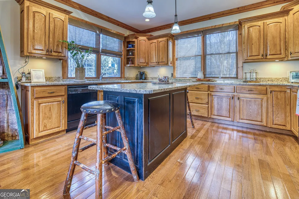 43 Seasons View CT Clarkesville, GA 30523