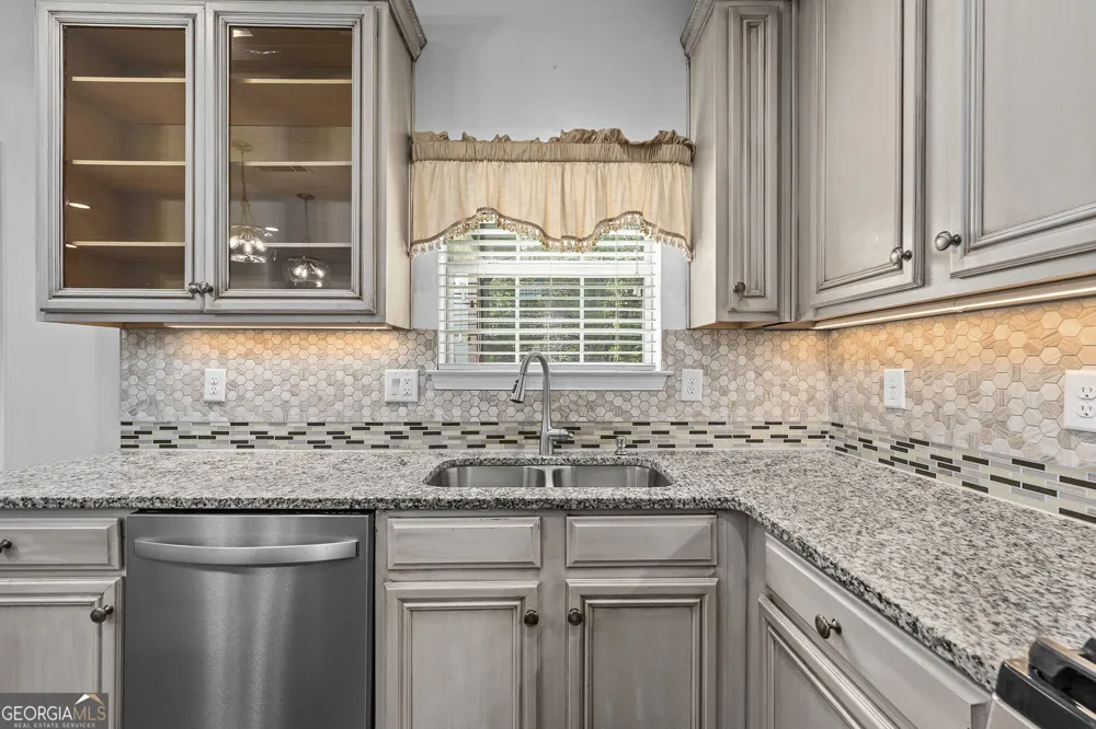201 Overlook CT Canton, GA 30115