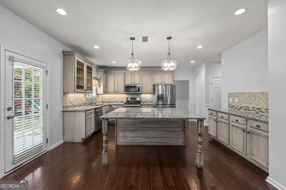 201 Overlook CT Canton, GA 30115