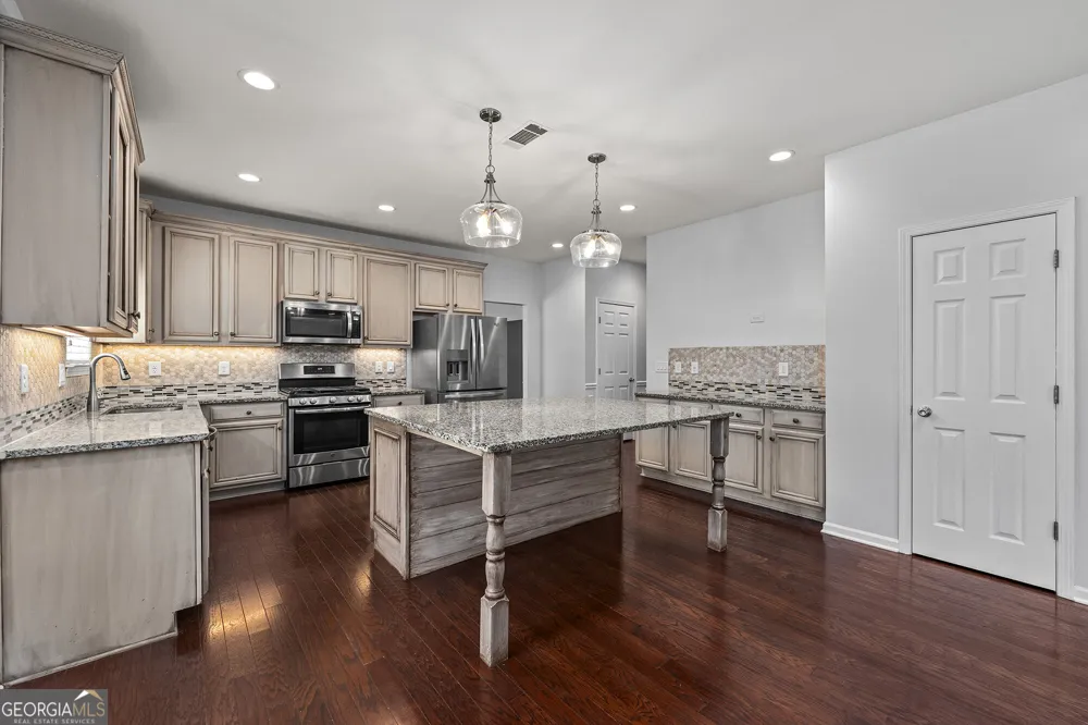 201 Overlook CT Canton, GA 30115