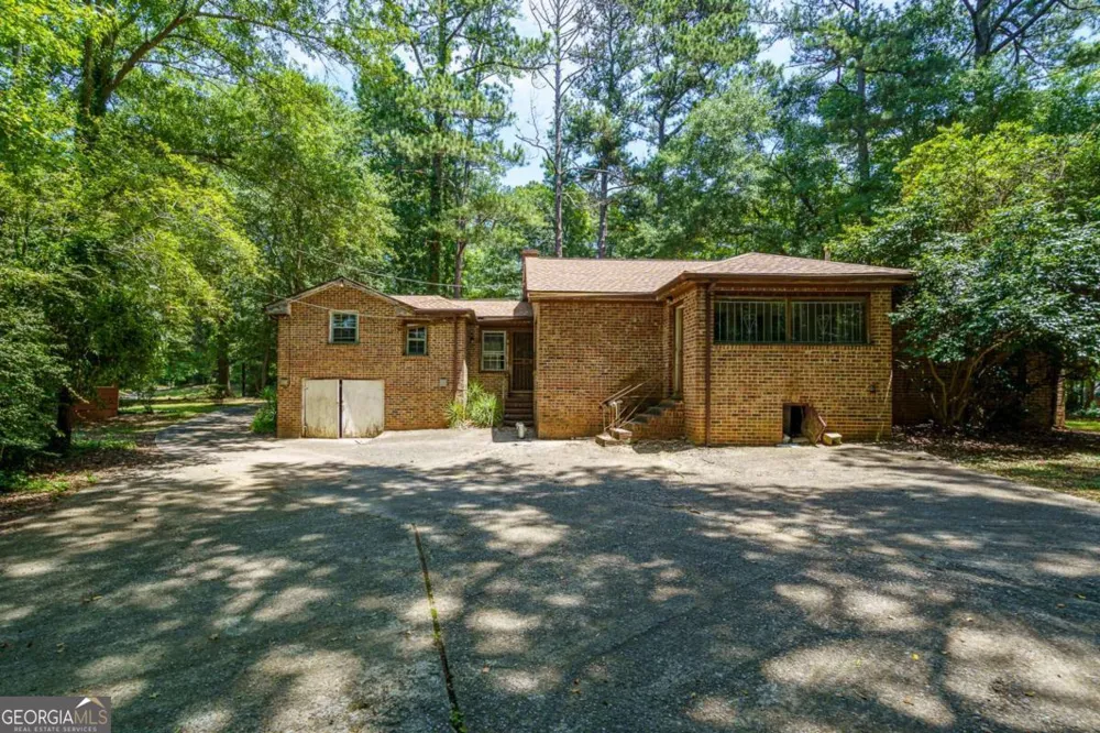 3240 Benjamin E Mays DR SW Atlanta, GA 30311