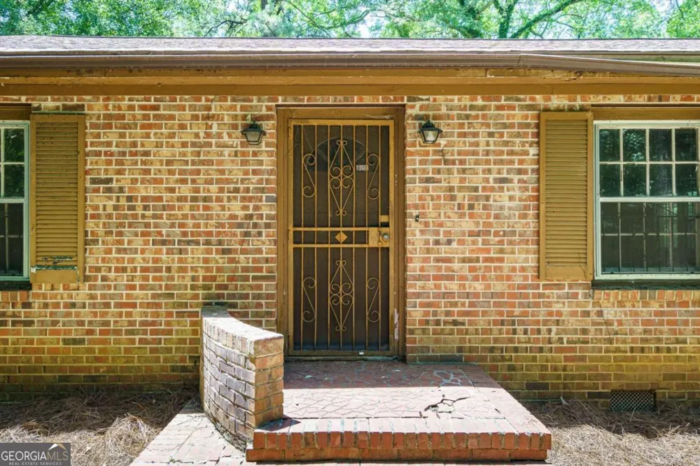 3240 Benjamin E Mays DR SW Atlanta, GA 30311
