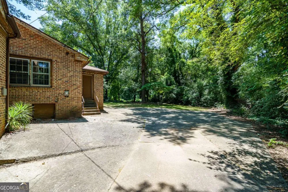 3240 Benjamin E Mays DR SW Atlanta, GA 30311