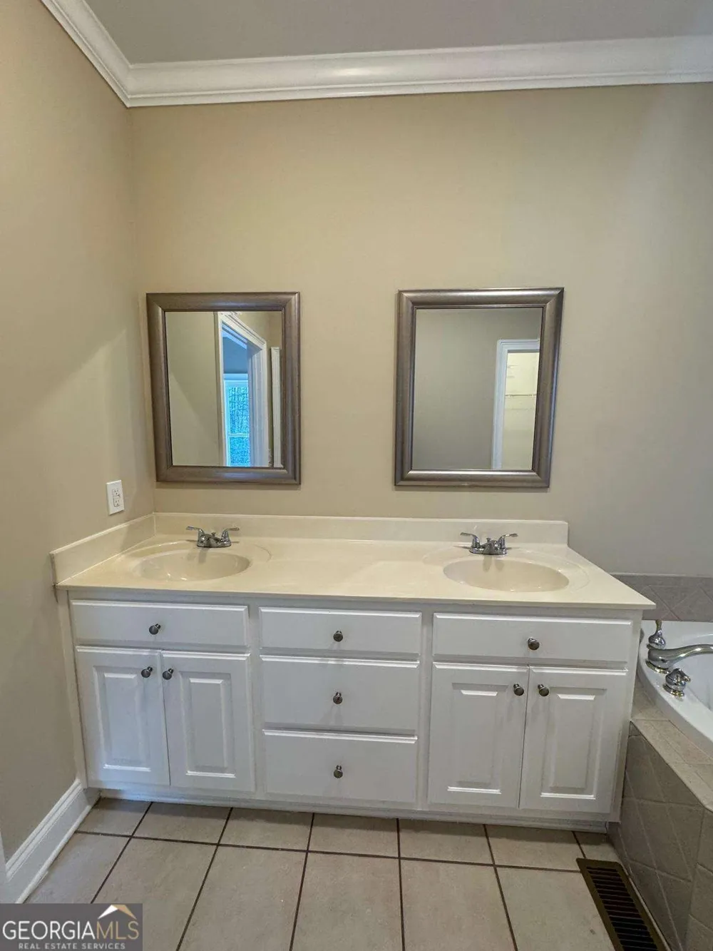7875 Nicholson RD Cumming, GA 30028
