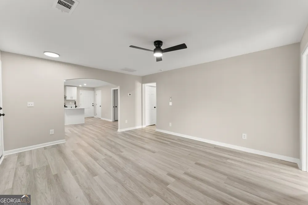 239 E Currahee ST Toccoa, GA 30577