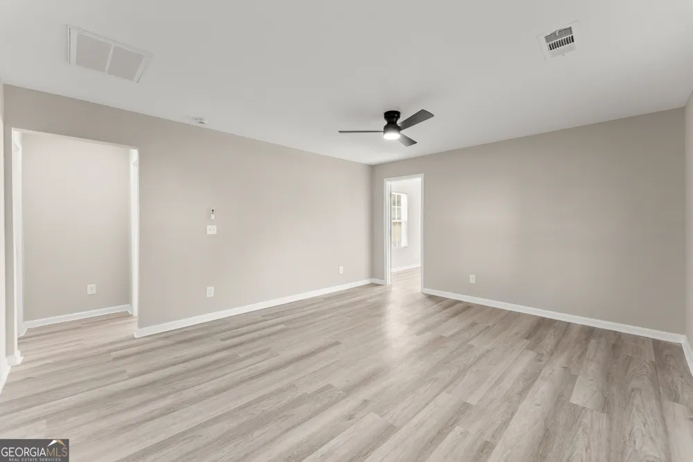 239 E Currahee ST Toccoa, GA 30577