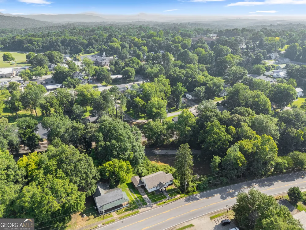 239 E Currahee ST Toccoa, GA 30577