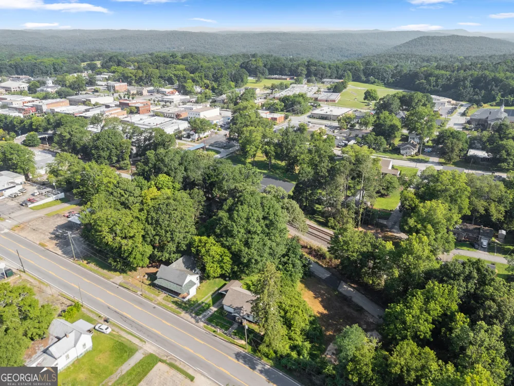 239 E Currahee ST Toccoa, GA 30577