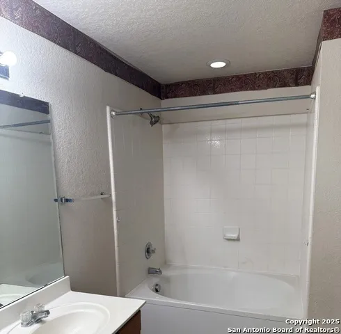 1230 Range Field San Antonio, TX 78245