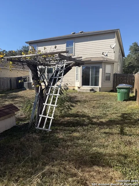 1230 Range Field San Antonio, TX 78245