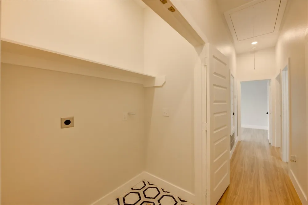 811 E 39th Street #B Houston, TX 77022