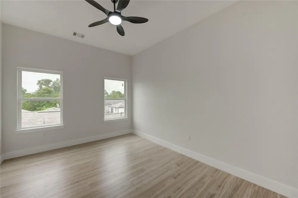 811 E 39th Street #B Houston, TX 77022