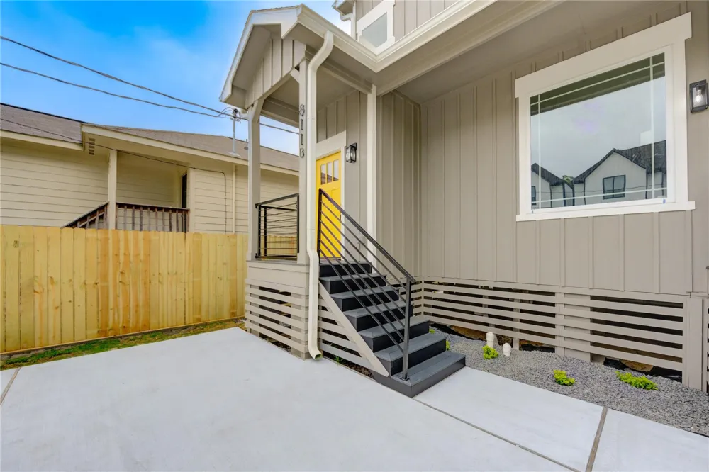 811 E 39th Street #B Houston, TX 77022