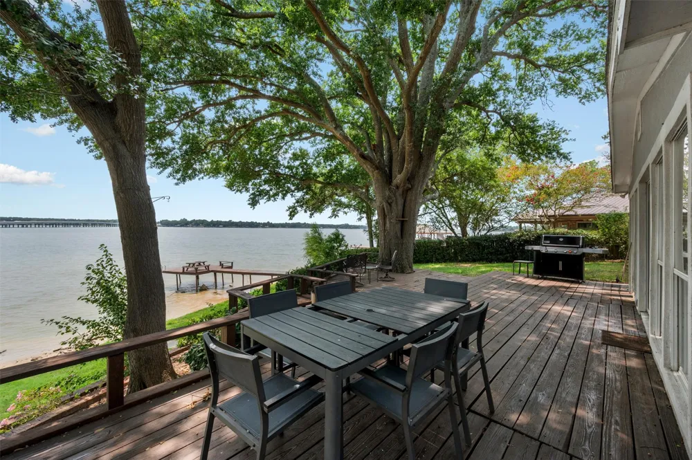 211 Lake Front Drive Mabank, TX 75156
