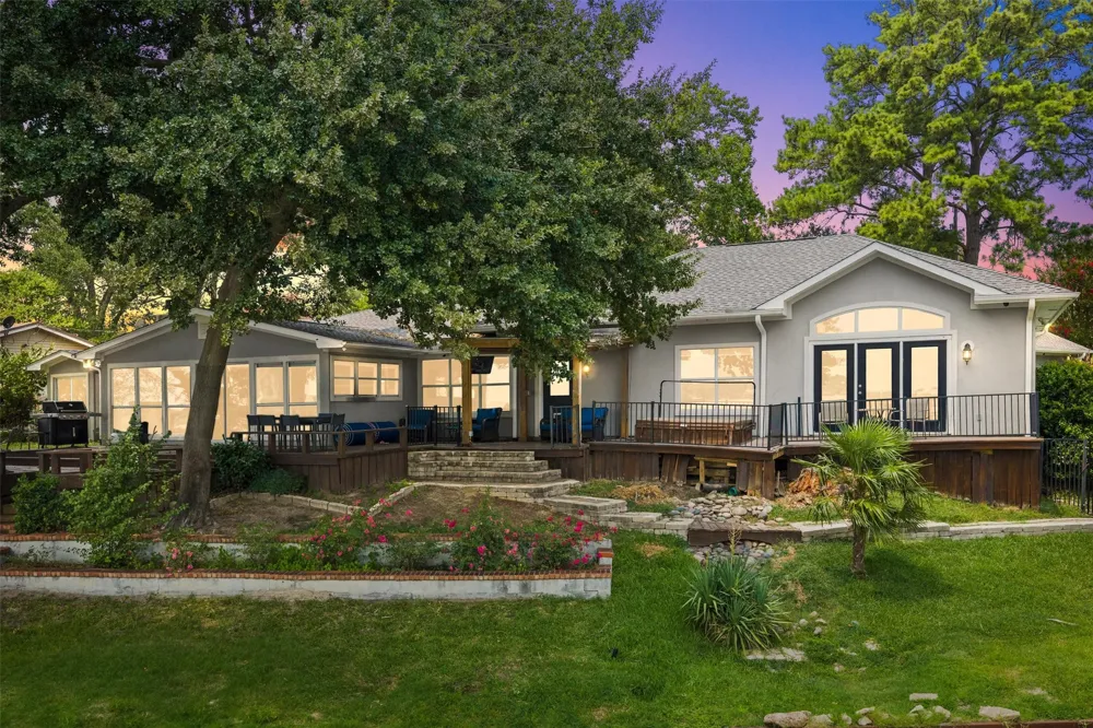 211 Lake Front Drive Mabank, TX 75156