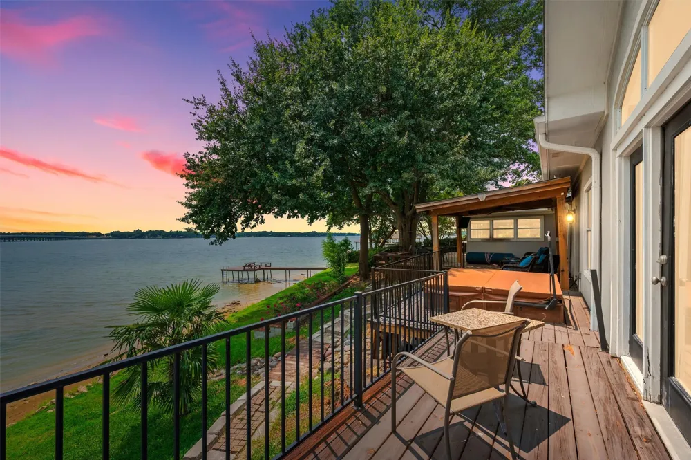 211 Lake Front Drive Mabank, TX 75156