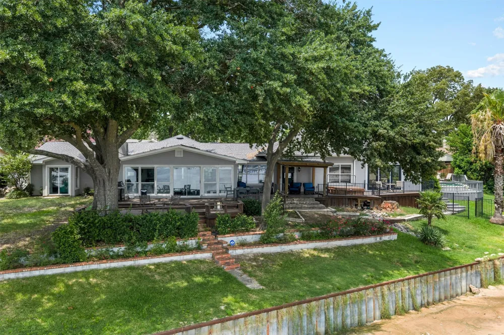 211 Lake Front Drive Mabank, TX 75156
