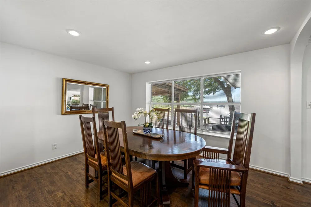 211 Lake Front Drive Mabank, TX 75156