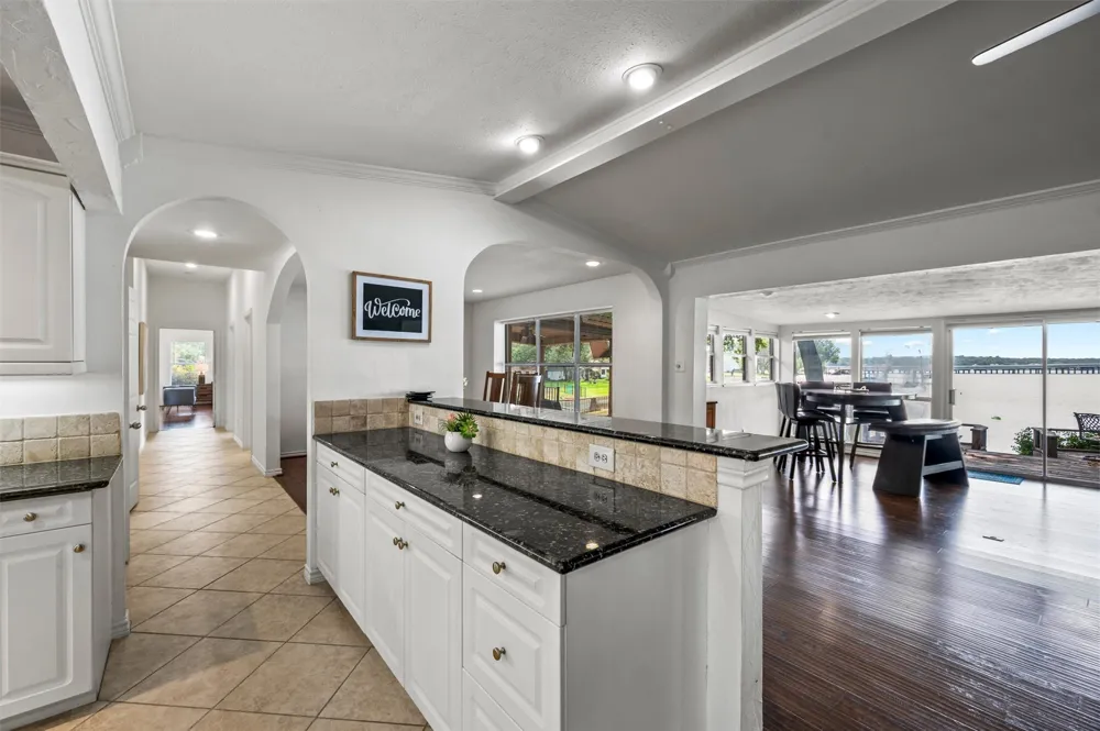 211 Lake Front Drive Mabank, TX 75156
