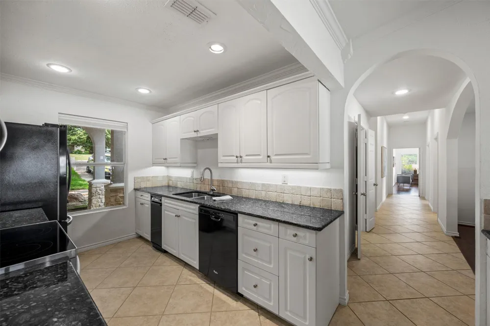 211 Lake Front Drive Mabank, TX 75156