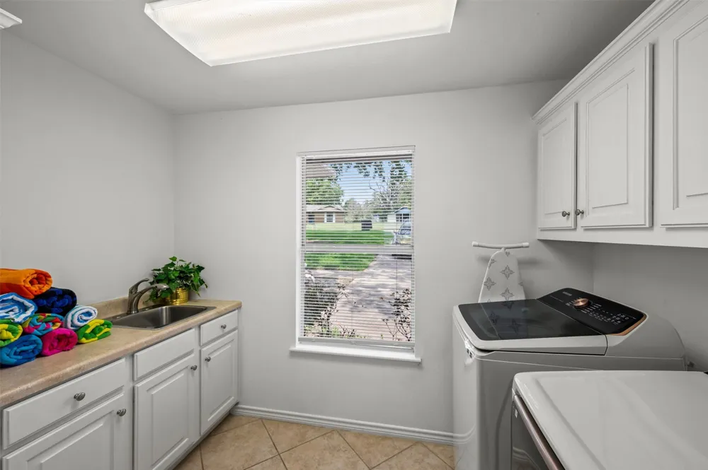 211 Lake Front Drive Mabank, TX 75156