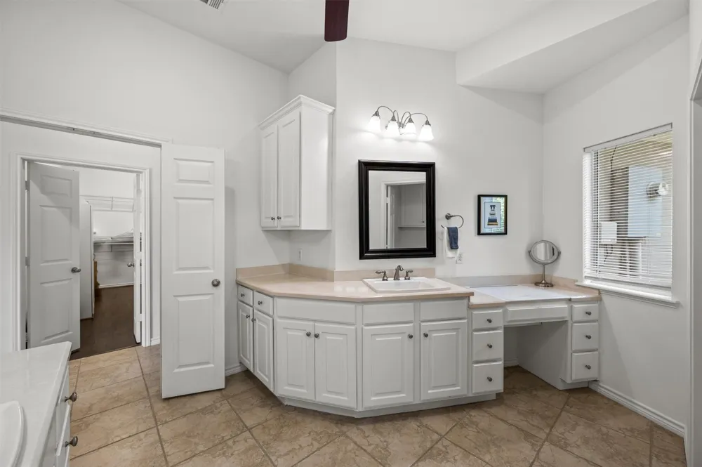 211 Lake Front Drive Mabank, TX 75156